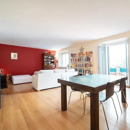 A Tiny Terrace In Centre Milaan